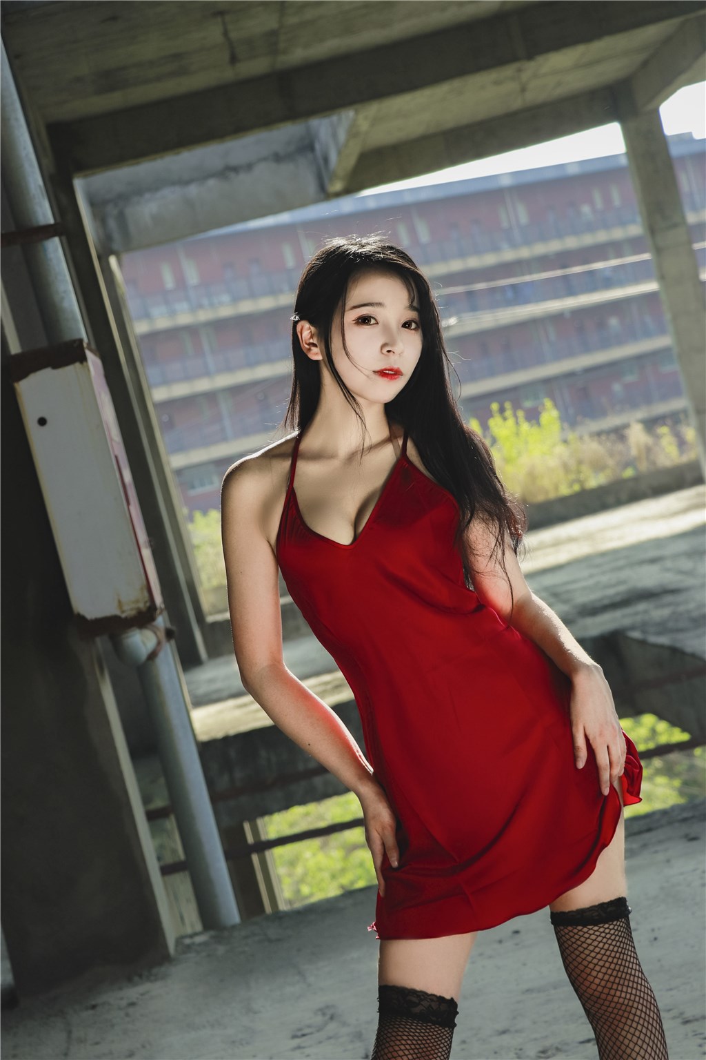 图片[2]-红色吊带裙-Cosplay world Coser